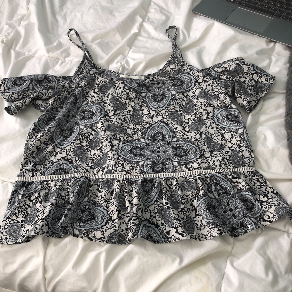 Super Cute Flowy Crop top!